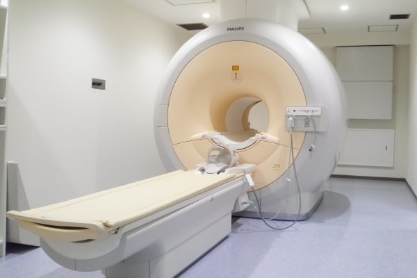写真：フィリップス社製 高磁場MRI(Intera1.5T Pulsar・Achieva 1.5T)